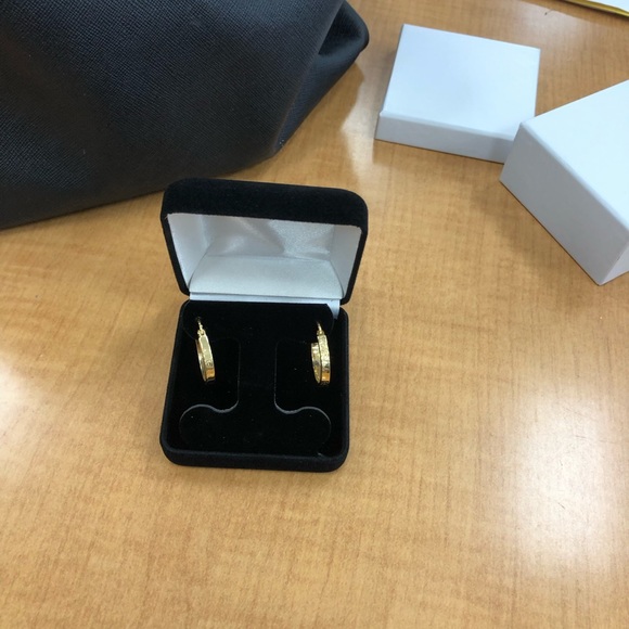 18 k solid gold love hoops made in Italy